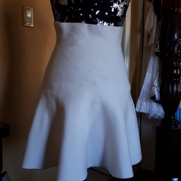 Zara winter white mini skirt - Picture 5 of 7